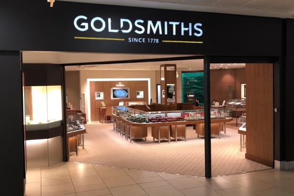 Goldsmiths revamps its Lakeside Showroom (GB)