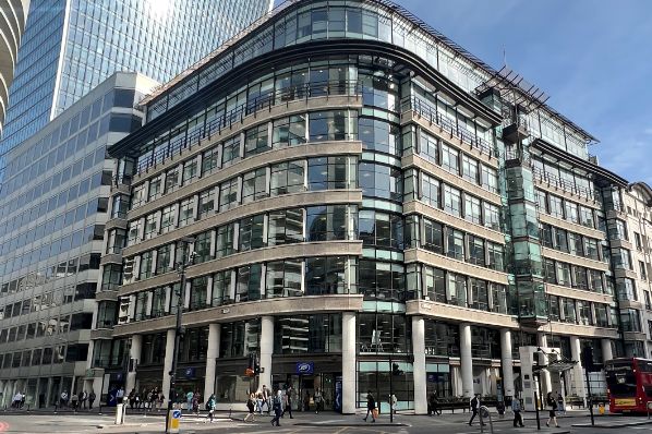 Obayashi Properties buy London office building (GB)