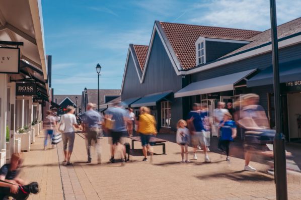 Railpen, one of the largest pension managers in the UK, has announced Tommy Hilfiger and Calvin Klein have signed at Caledonia Park, Scotland’s premium designer outlet village, following a record-breaking first quarter for the destination.