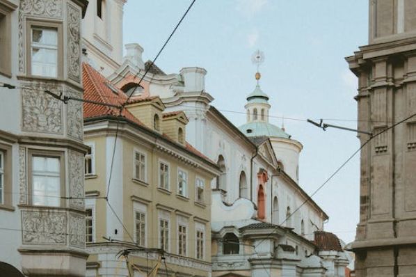 CPI Property Group sells 11 properties to S Immo AG at €481m (CZ)