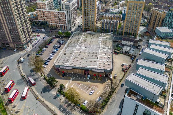 Amro acquired Lewisham Retail Park for London resi scheme (GB)