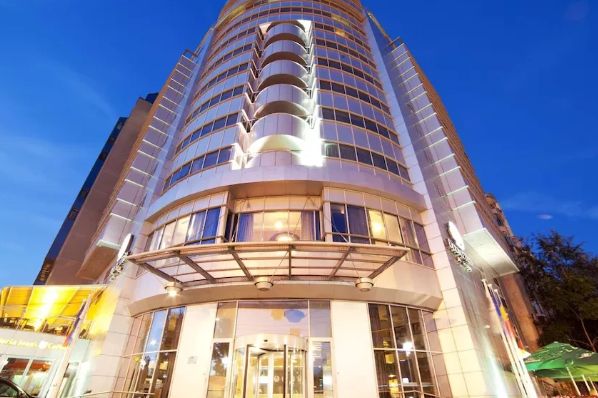 Bucharest Unirii Square hotel to reopen under Accor this month (RO)