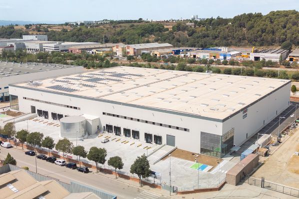 TCC completed warehouse near Barcelona (ES)