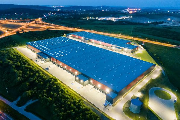 INVESTIKA and BUD Holdings acquired five logistic parks from 7R for €150m (PL)