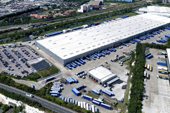 Valor and QuadReal acquired distribution centre in London for €154.7m (GB)