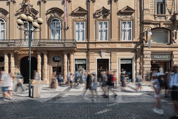 Luxury surge and fast-food wave: 16 new retail brands enter Czech Republic in H1 2025