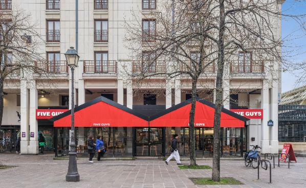 AEW secures prime Five Guys location in central Paris for institutional client