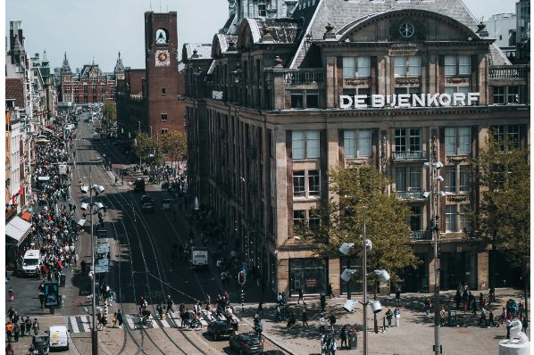 De Bijenkorf axes 167 jobs as Dutch retailer retreats from international expansion