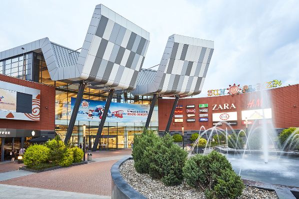 CPI Property Group locks in €100m for Bucharest's Sun Plaza in landmark CEE club deal