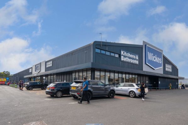 Edmond de Rothschild REIM builds UK retail warehouse foothold with €17.5m double acquisition