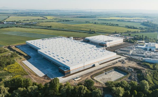 Ecologistics takes all 44,500 m² of EQT Park Prague North's larger hall in record time