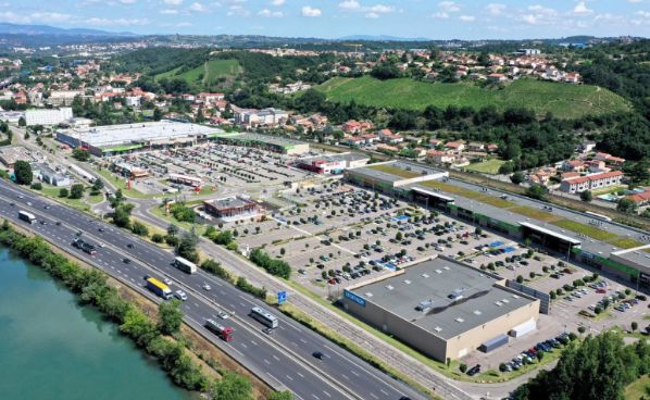 TwentyTwo Real Estate sells Chasse Sud retail park to Hines fund at prime yield following five-year value-add programme