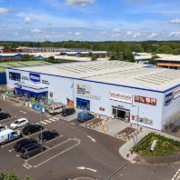 Avison Young acquires Newbury retail warehouse scheme (GB)