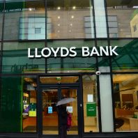 Lloyds acquires Tesco mortgage portfolio for €4.2bn (GB)