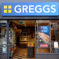 Greggs to cut 820 jobs (GB)