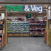 Sainsbury's opens new fresh food market concept (GB)