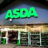 Asda opens Covid vaccination centre (GB)