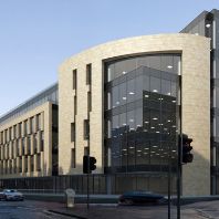 CBRE IM acquires prime Edinburgh office complex (GB)