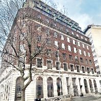 AM alpha invests in London office building (GB)