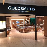 Goldsmiths revamps its Lakeside Showroom (GB)