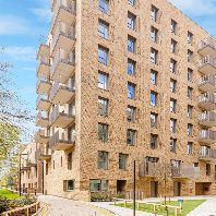 Pictet Alternative Advisors acquires 73 West London apartments (GB)