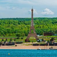 Eiffel Tower replica for Olympic Festival at Lake Most is finished (CZ)